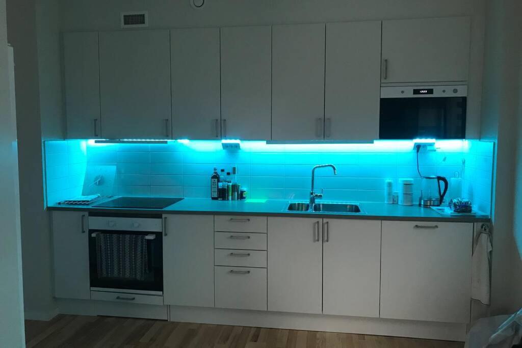 Homestay - Private Room In An Apartment กอเทนเบิร์ก ภายนอก รูปภาพ