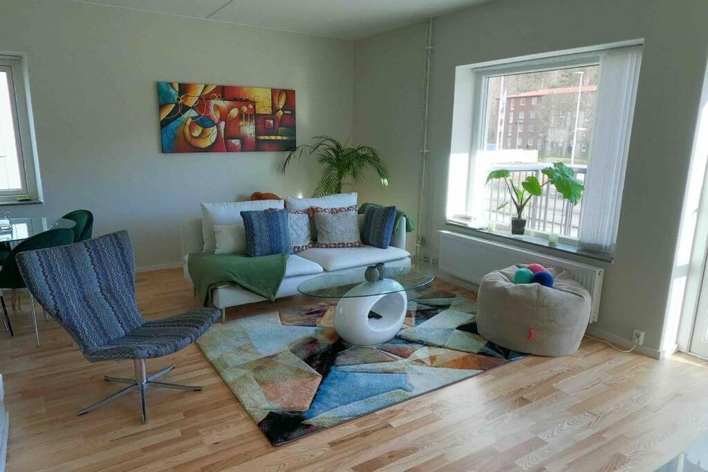 Homestay - Private Room In An Apartment กอเทนเบิร์ก ภายนอก รูปภาพ