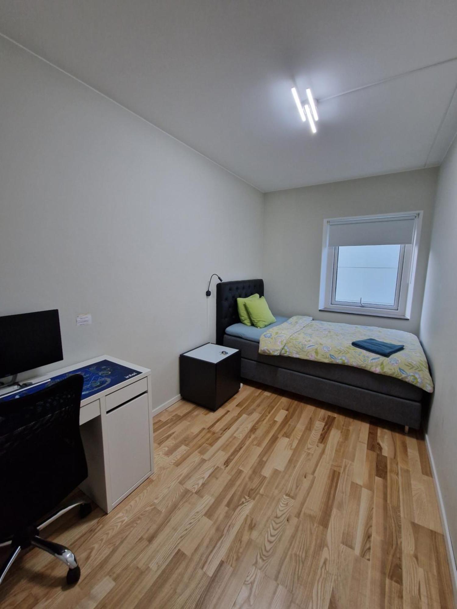 Homestay - Private Room In An Apartment กอเทนเบิร์ก ภายนอก รูปภาพ